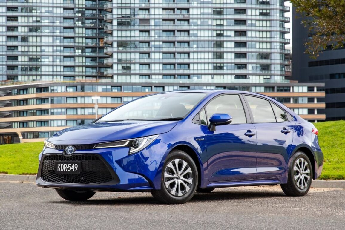 Toyota Corolla Hybrid: Lovin’ the extra length | cars4starters