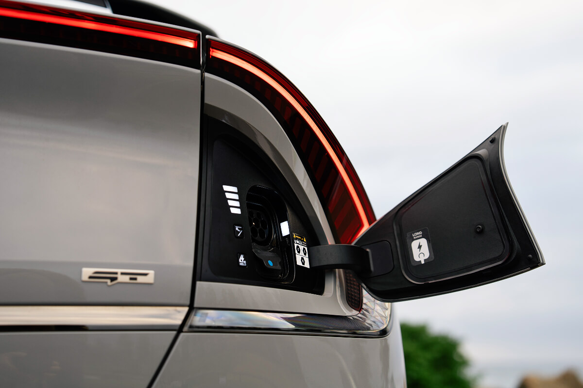 Kia EV6 GT: It’s the green button