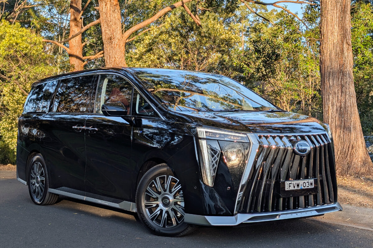 GAC M8 PHEV: Catch me if you can