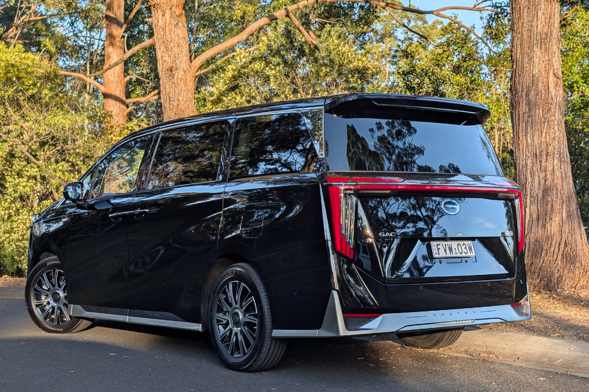 GAC M8 PHEV: Catch me if you can