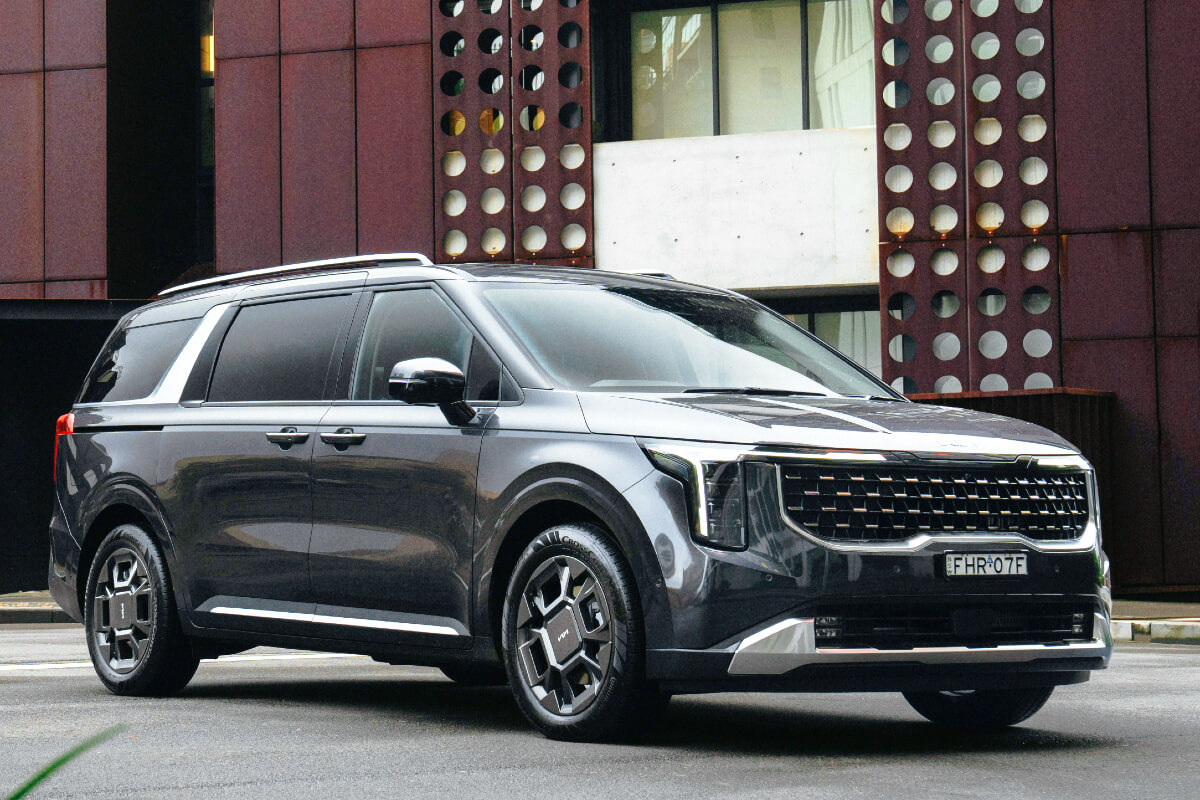 GAC M8 PHEV: Catch me if you can