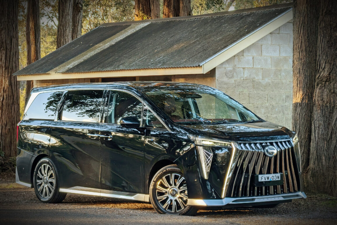 GAC M8 PHEV: Catch me if you can